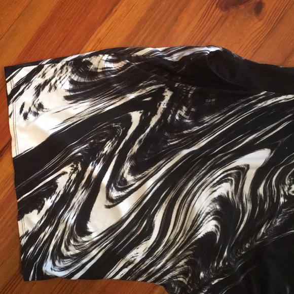 Muse Black and White Dress - Picture 2 of 3